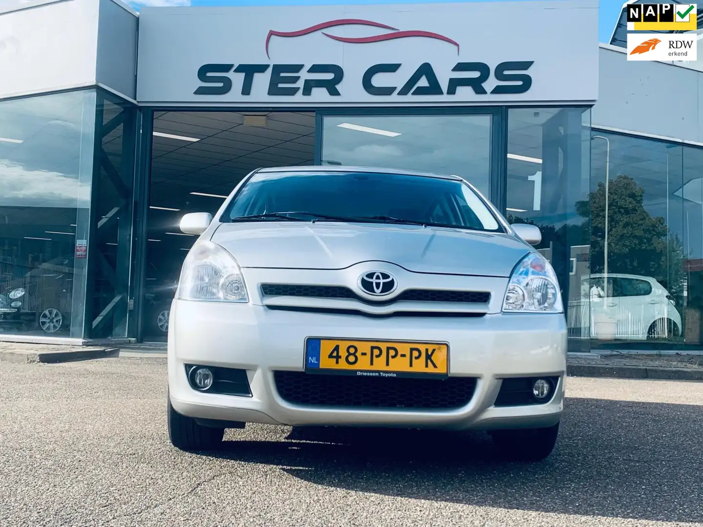 Toyota Corolla Verso 1.8 VVT-i Sol 7 Pesroon, Cruise Control, Airco, Tr Grau - 1