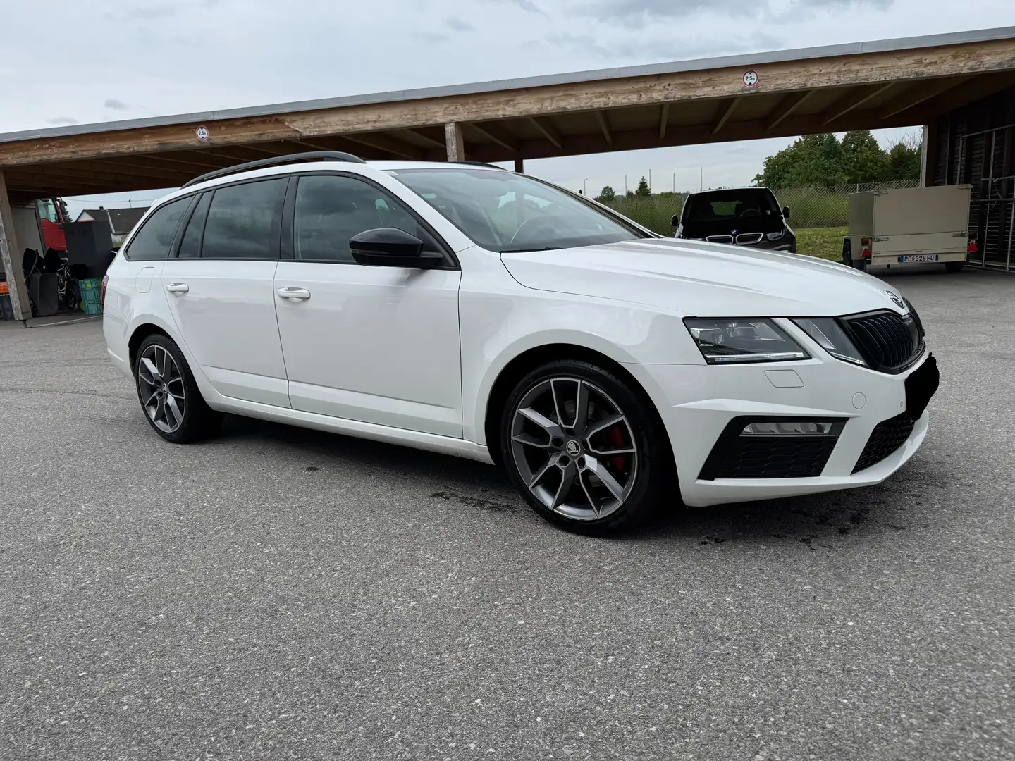 Skoda Octavia Combi RS 2,0 TDI DSG Weiß - 2
