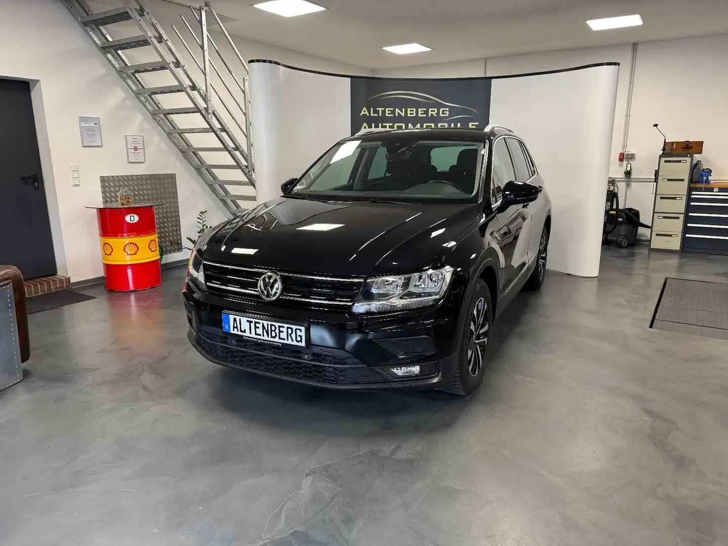 Volkswagen Tiguan IQ.DRIVE ACC PDC Navi CarPlay Sitzheizung Noir - 1