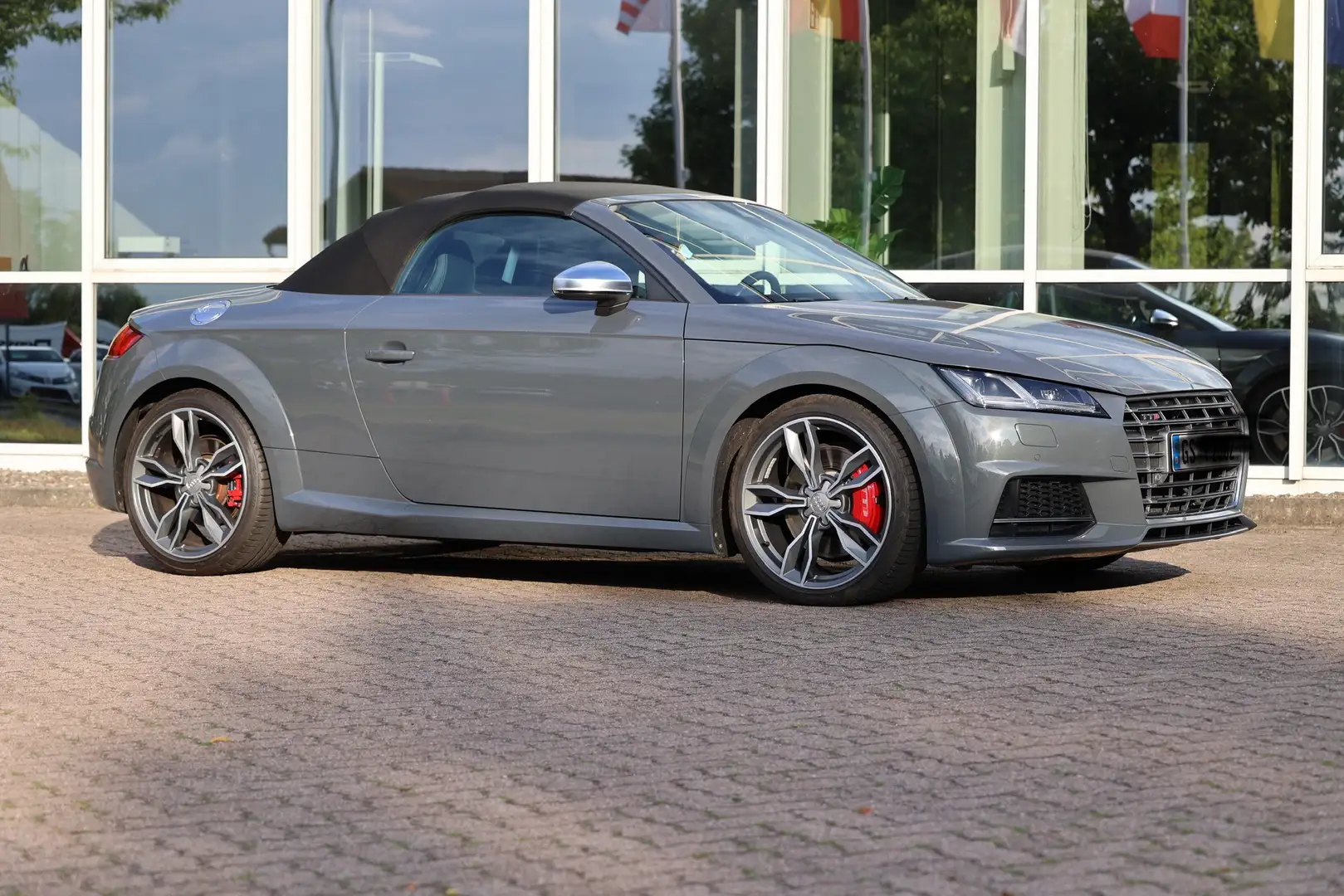 Audi TTS Roadster S tronic 375 PS Carbon 1.Hand - 2