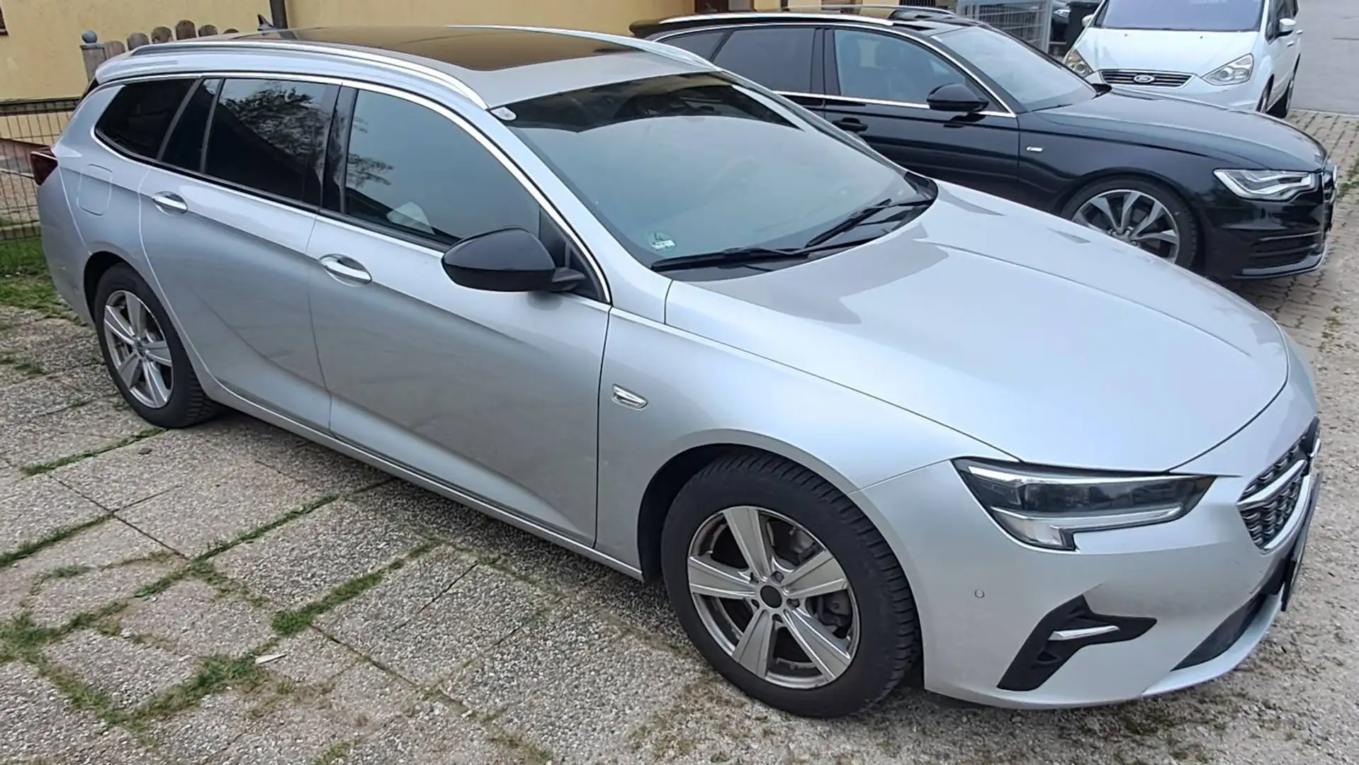 Opel Insignia Insignia ST 2,0 CDTI DVH Business Elegance Aut. Business Elegance Silber - 2