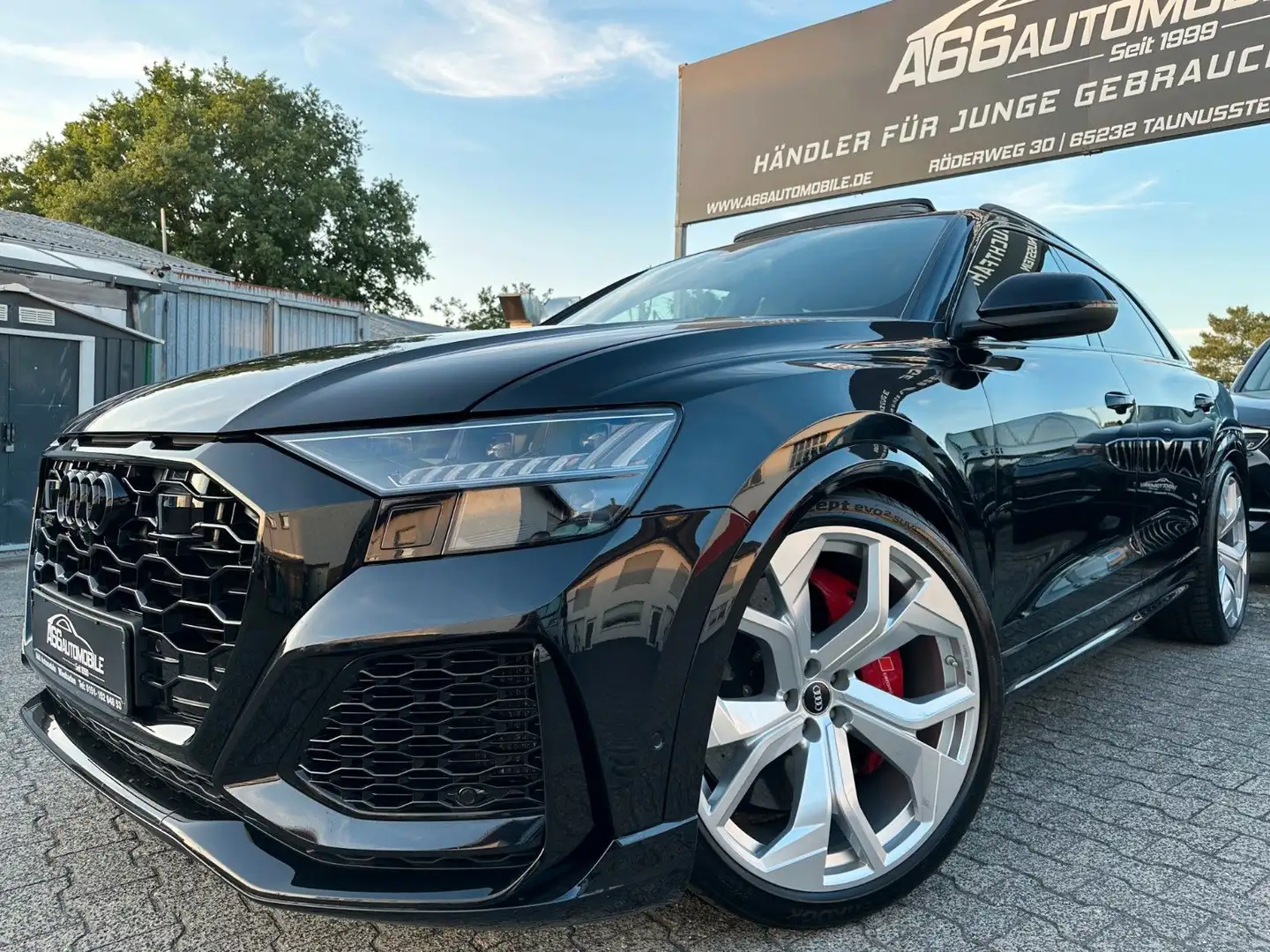 Audi RS Q8 Dynamik+*Keramik*Pano*Optik*RS-Abgas*AHK*BO Nero - 1