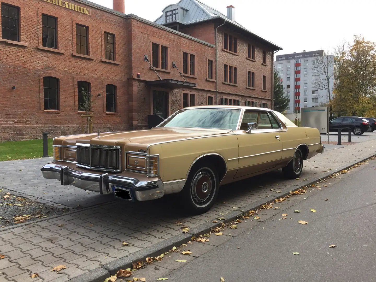 Mercury Marquis Brougham Beige - 1
