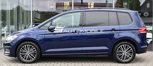 Volkswagen Touran view 2