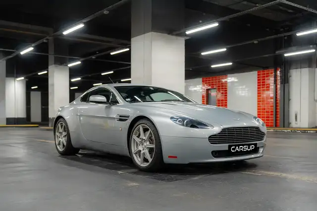 Aston Martin Vantage 4.3