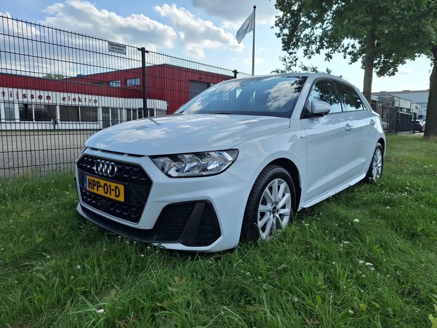 Audi A1 30 TFSI S-LINE Automaat Wit - 1