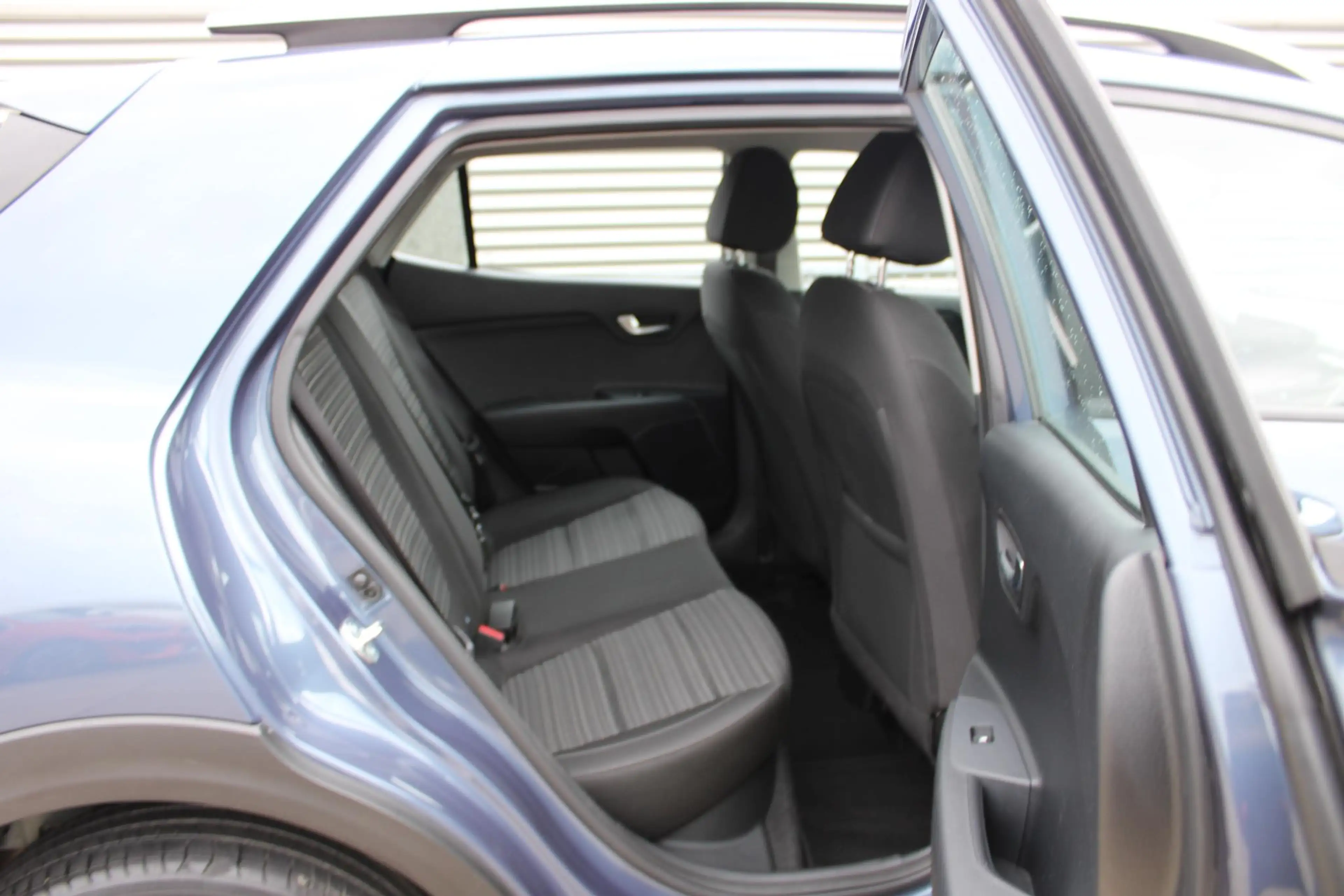 Kia Stonic 1.0 T-GDi MHEV DynamicLine — photo 10