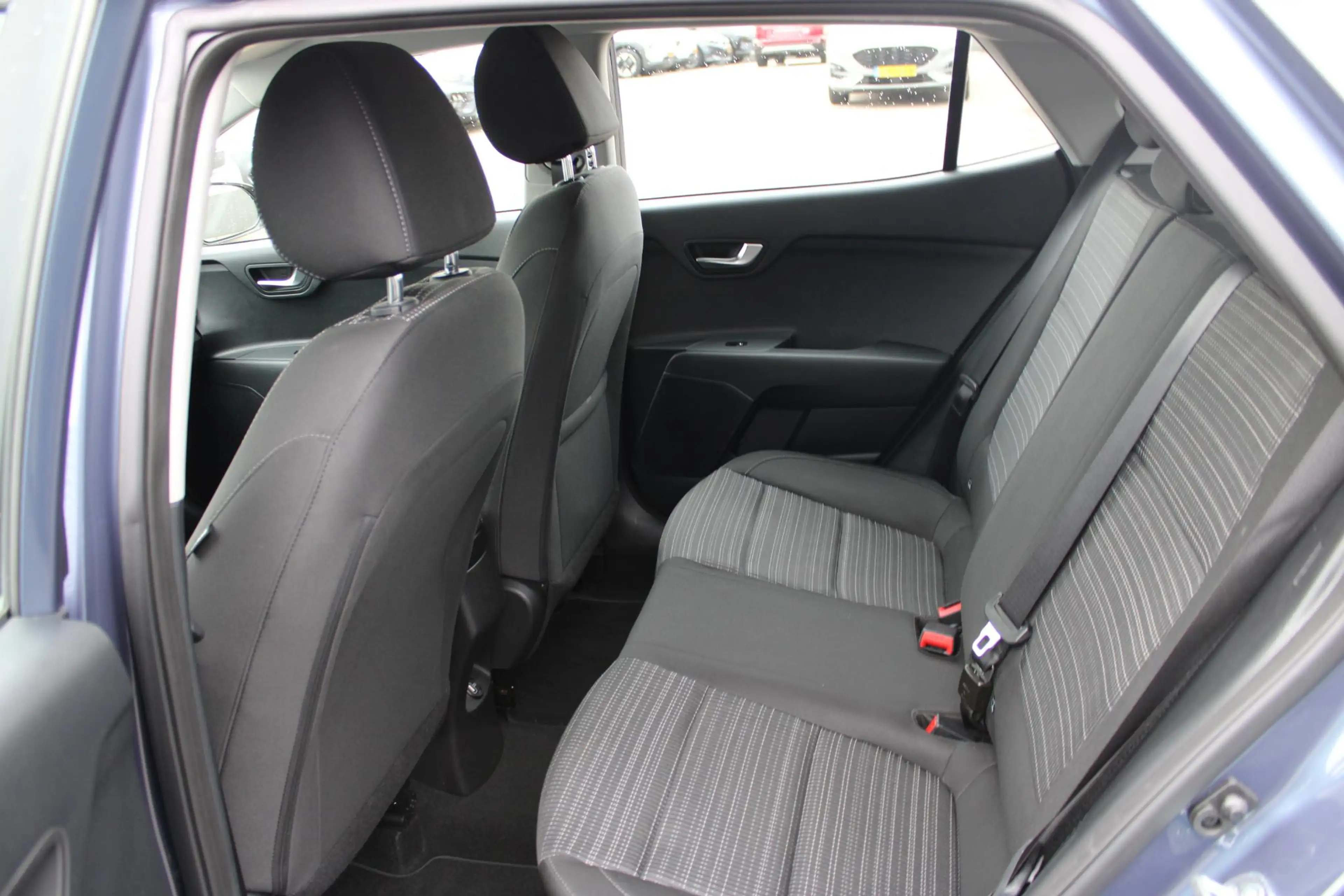 Kia Stonic 1.0 T-GDi MHEV DynamicLine — photo 12