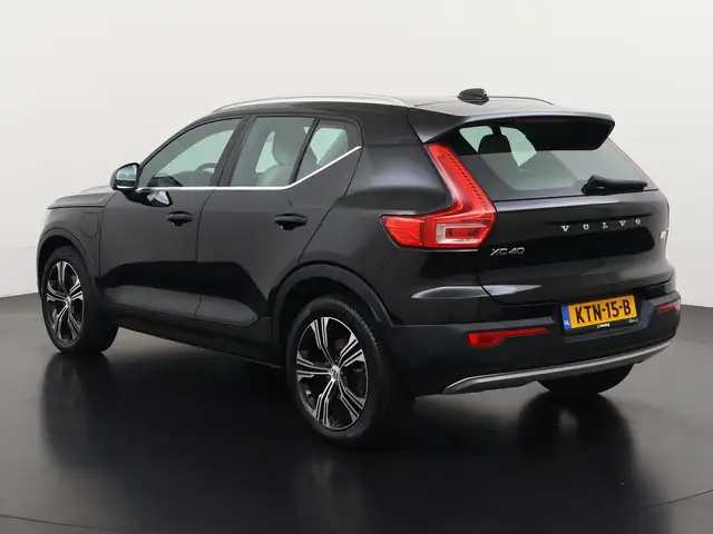 Volvo XC40 view 8