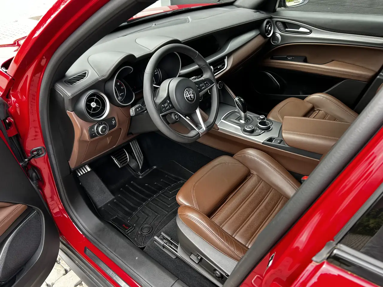 Alfa Romeo Stelvio Stelvio 2.0 T AWD (lichte Vracht) — foto 7
