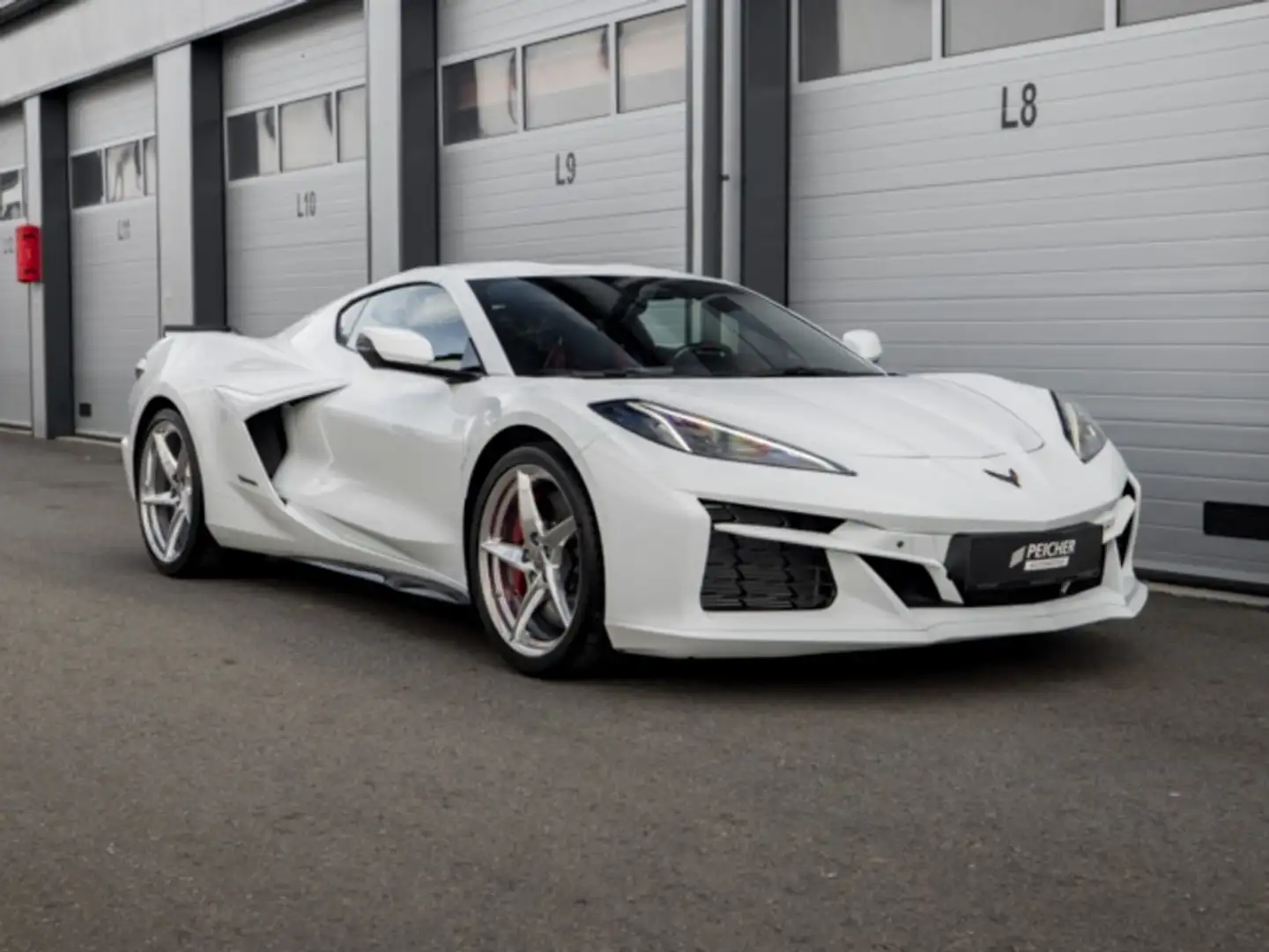 Chevrolet Corvette C8 E-Ray Coupe Weiß - 2