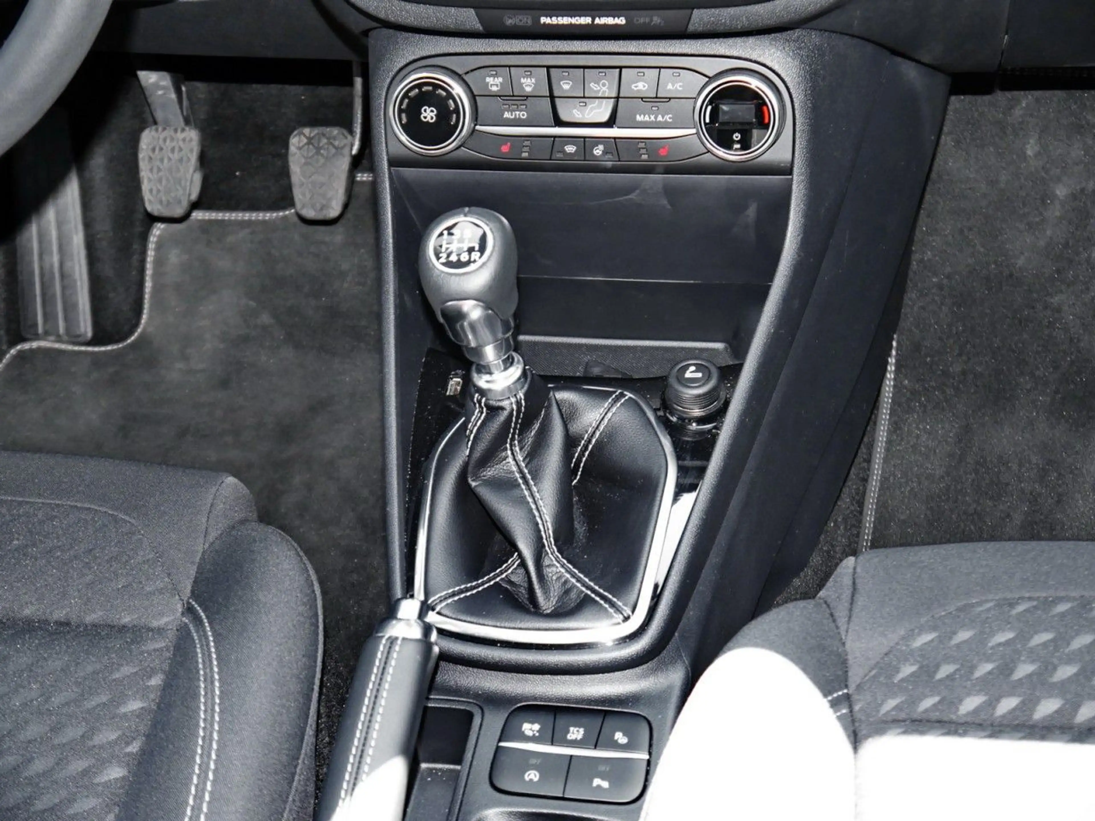 Ford Fiesta Titanium 1.0 EcoBoost Navi+DAB+ACC+Sitzh. — photo 8