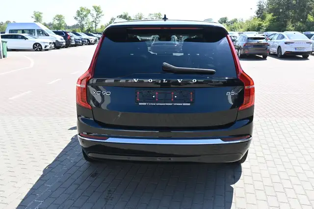 Volvo XC90 view 7