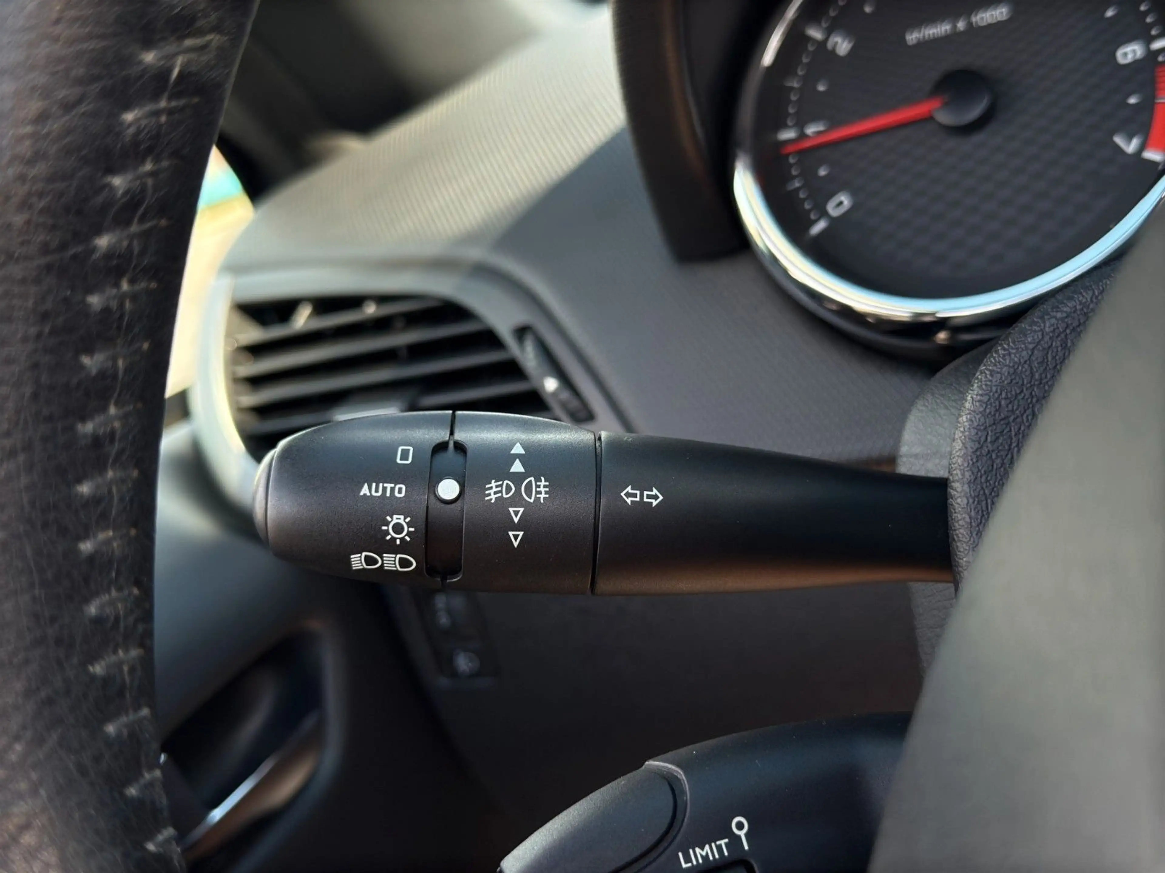 Peugeot 207 CC Cabrio-Coupe Allure *Garantie*SHZ*Klima* — photo 37
