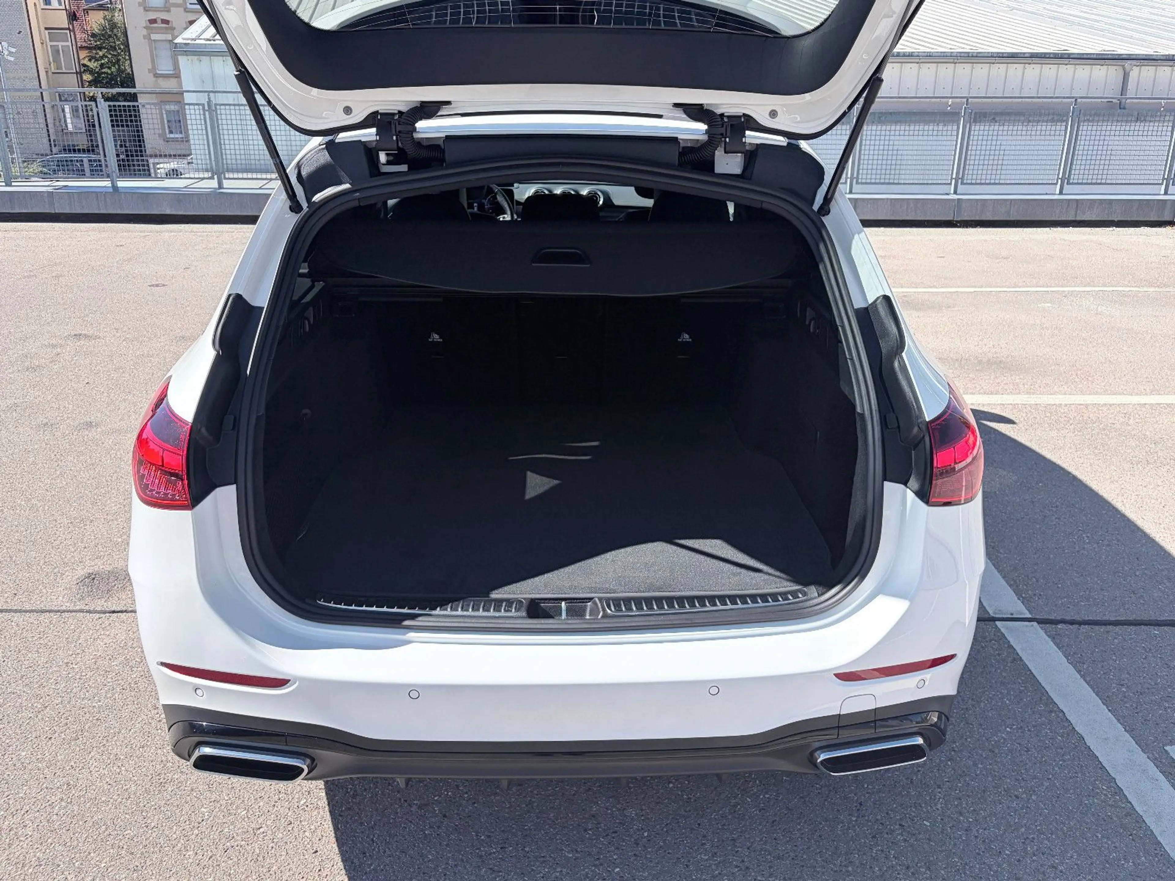 Mercedes-Benz C 300 d T AMG Line AHK/PANO/HUD/BURMSTER/360° — photo 15