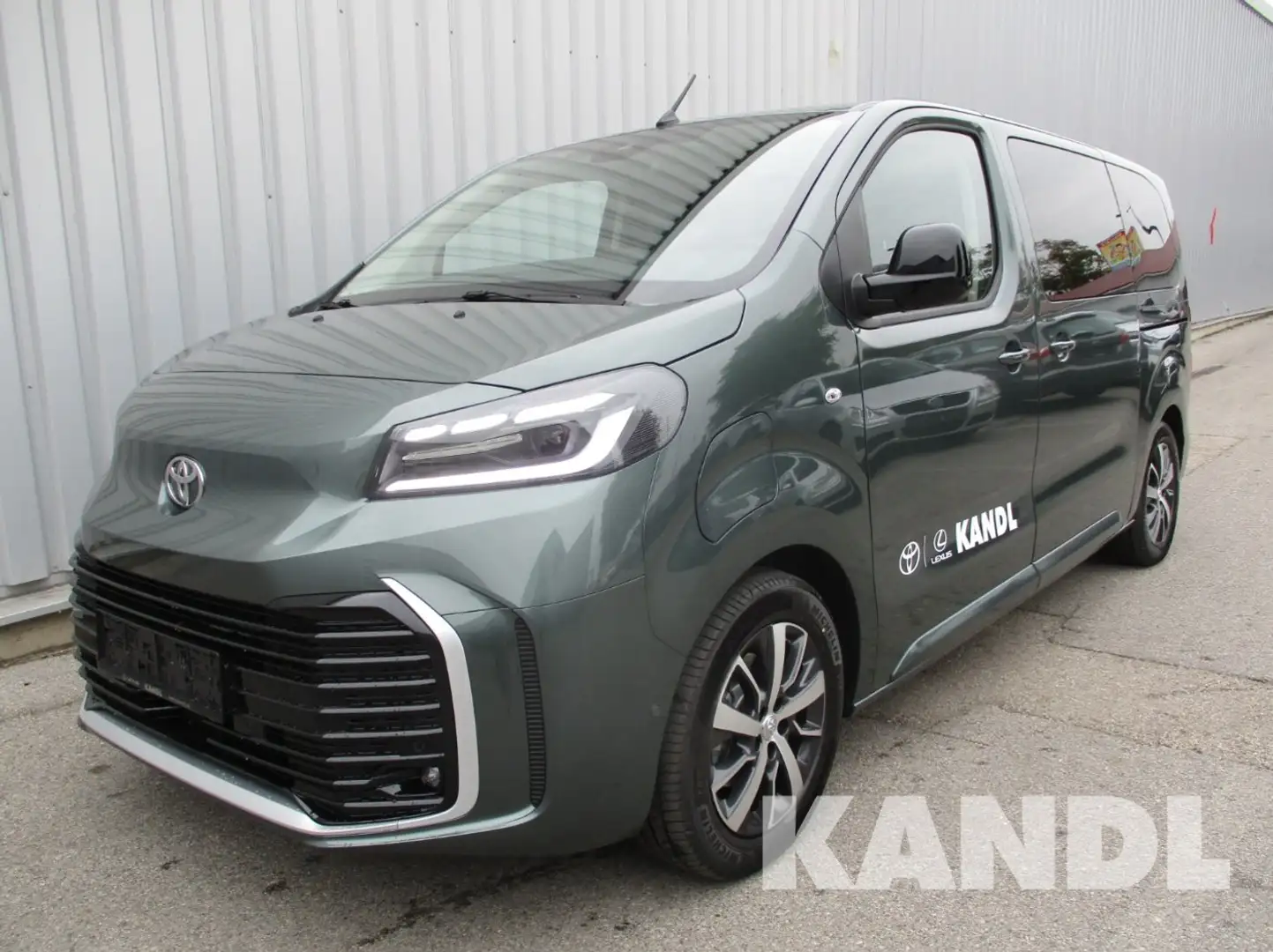 TOYOTA Proace