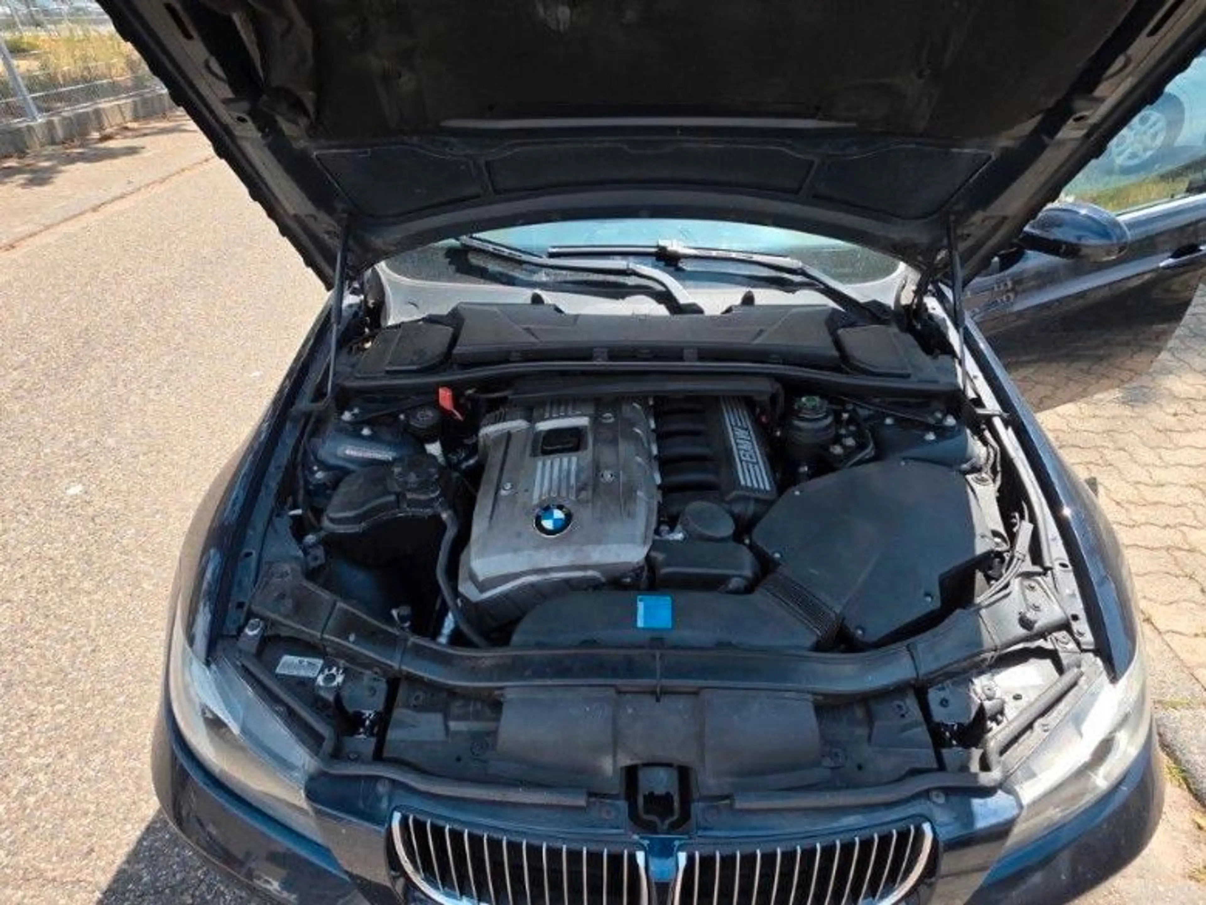 BMW 325 i 3 Limousine M Paket TÜV NEU Garantie — photo 12