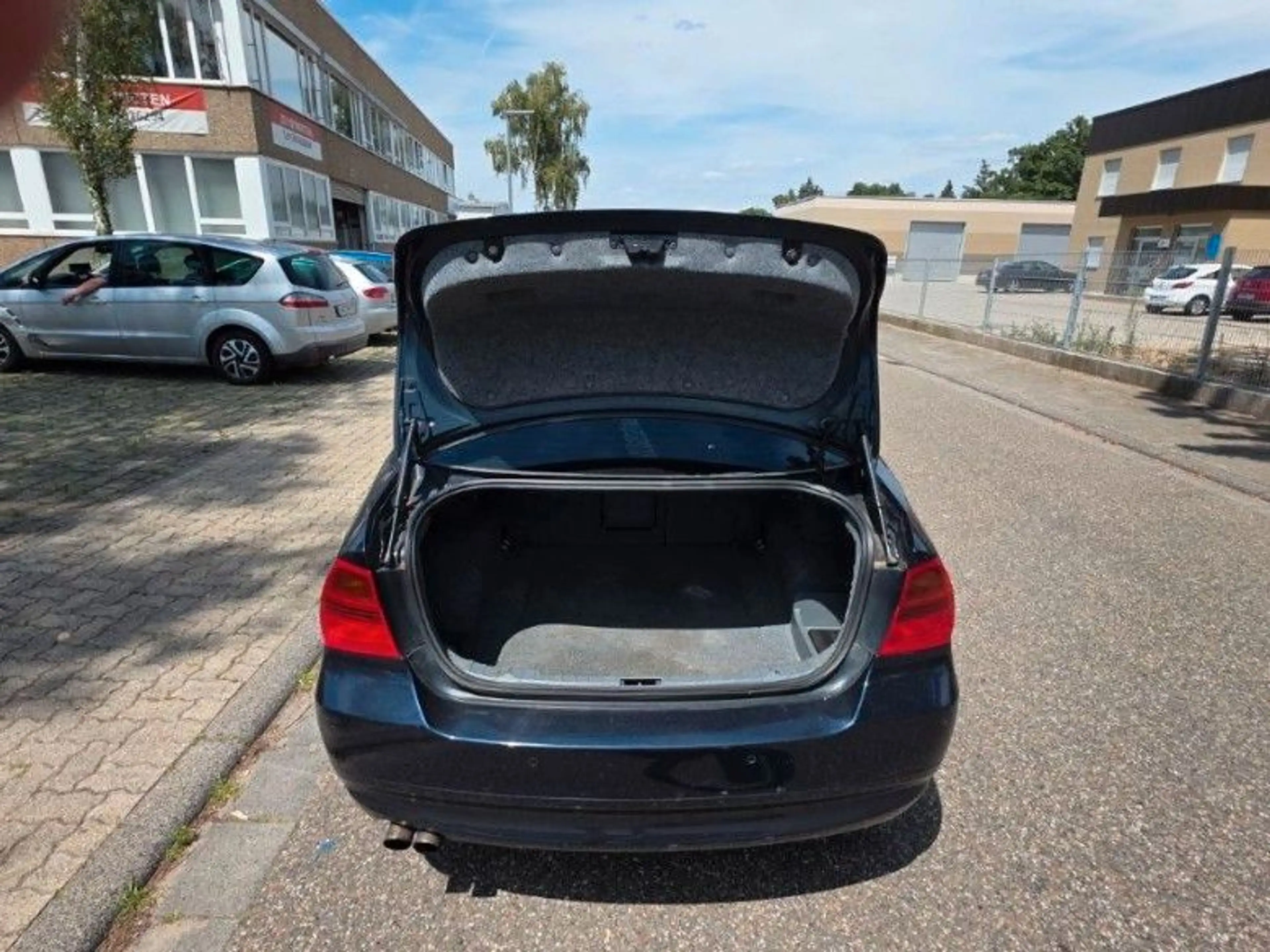 BMW 325 i 3 Limousine M Paket TÜV NEU Garantie — photo 7