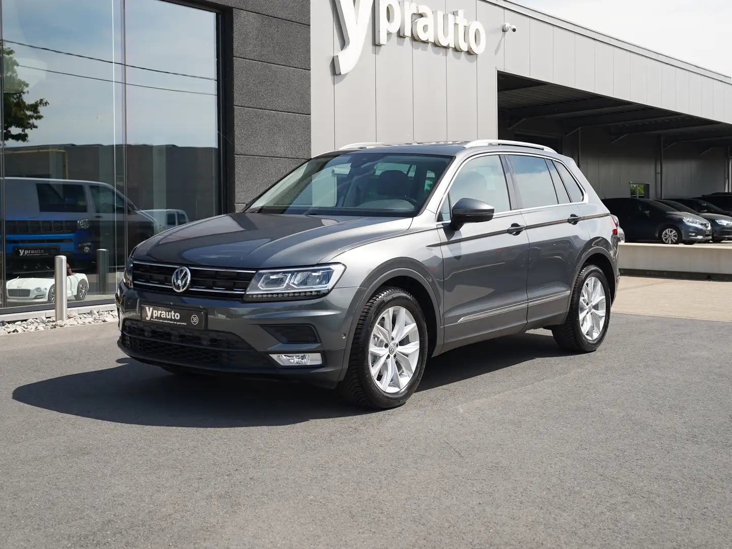 Volkswagen Tiguan 1.4 TSI 360Camera Panorama Virtual ACC Lane DAB CD Gris - 1