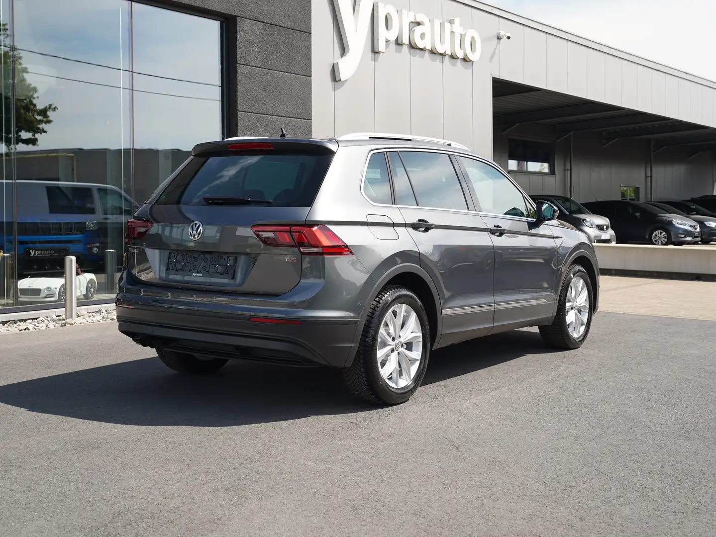 Volkswagen Tiguan 1.4 TSI 360Camera Panorama Virtual ACC Lane DAB CD Gris - 2