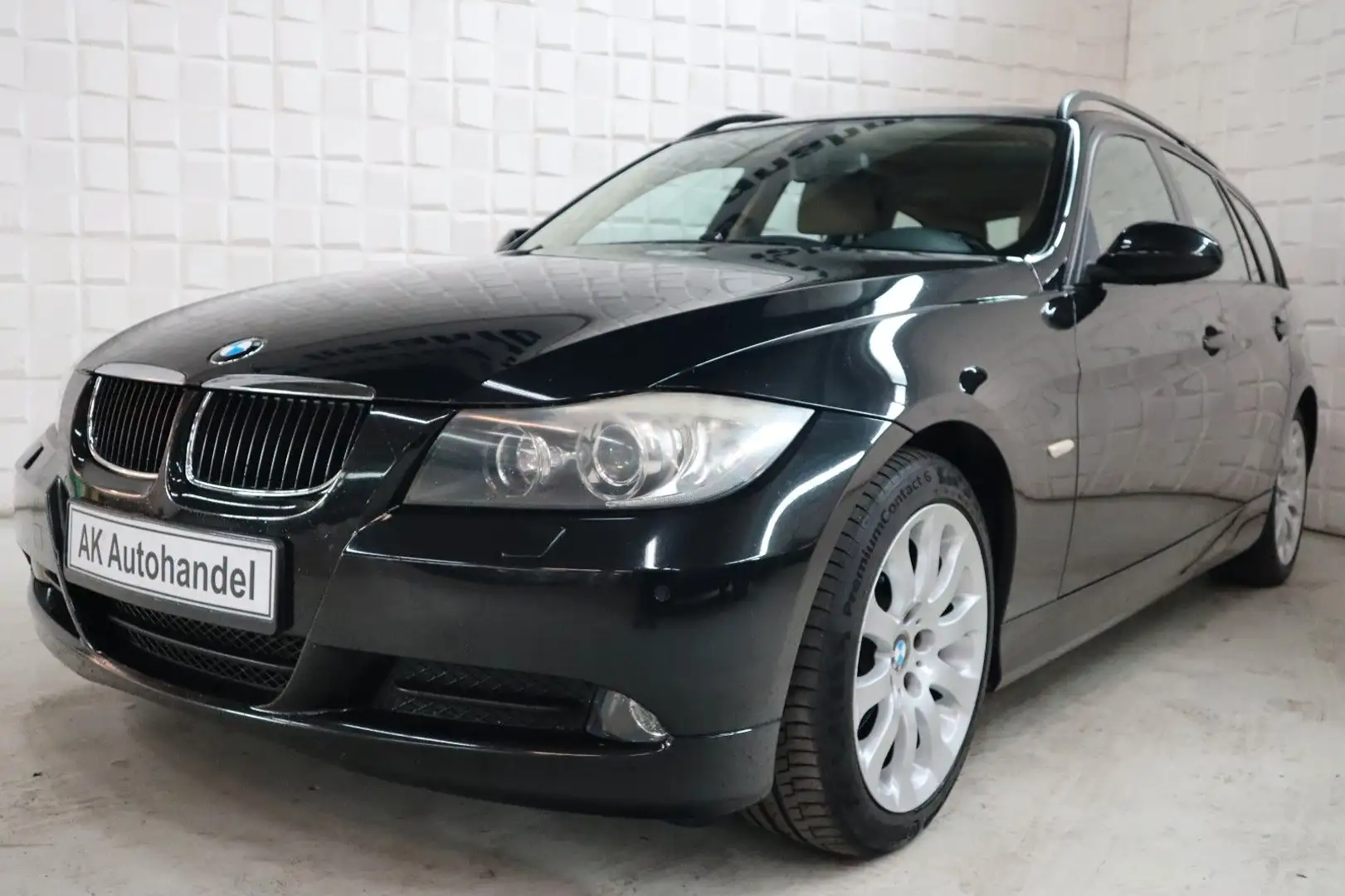 BMW 320 d Baureihe  Touring,Xenon,Navi,Automatik,SHZ Negro - 1