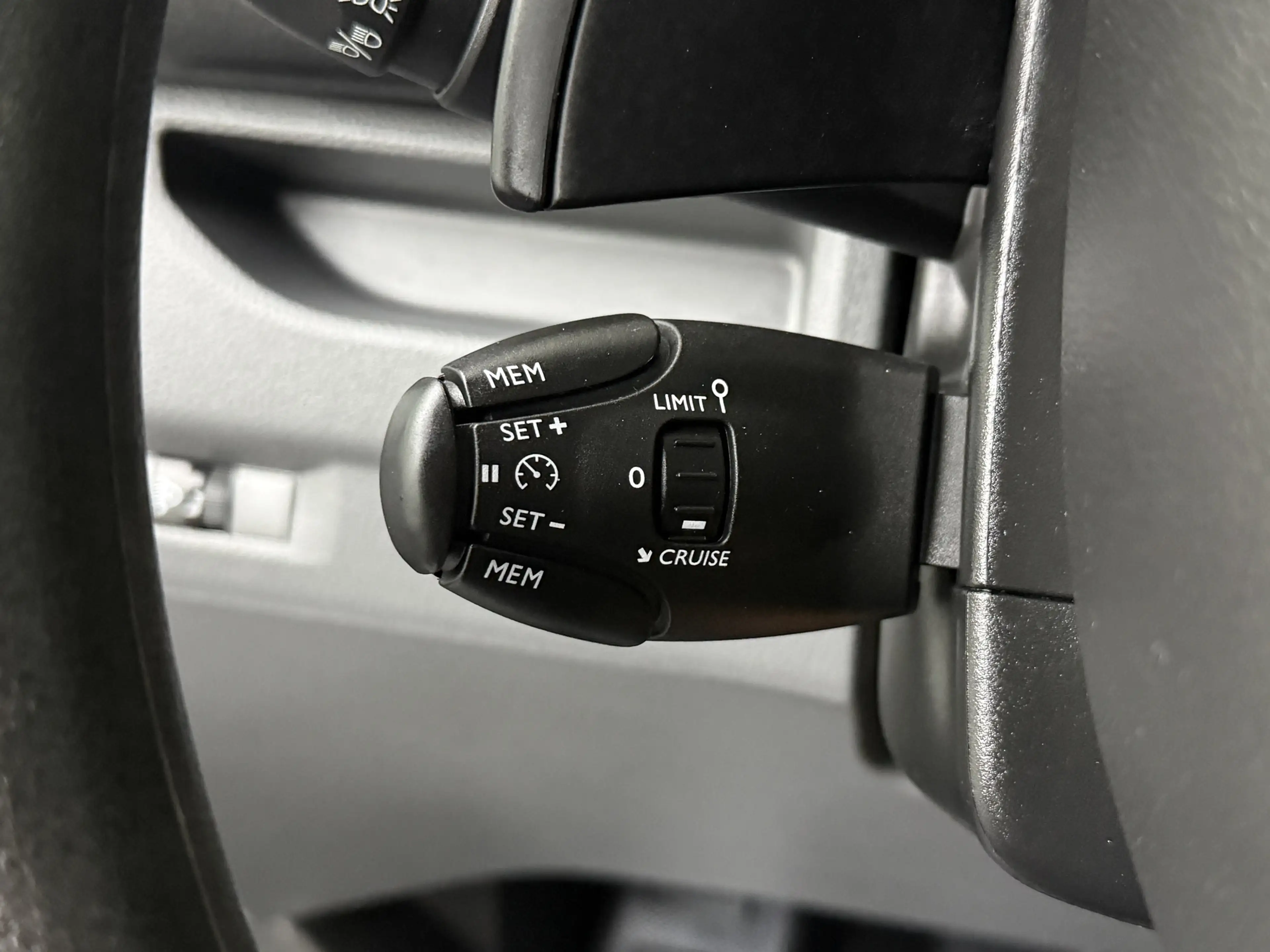 Peugeot Expert 2.0BlueHDI 180PK Automaat XXL Asphalt | Multimedia — photo 15