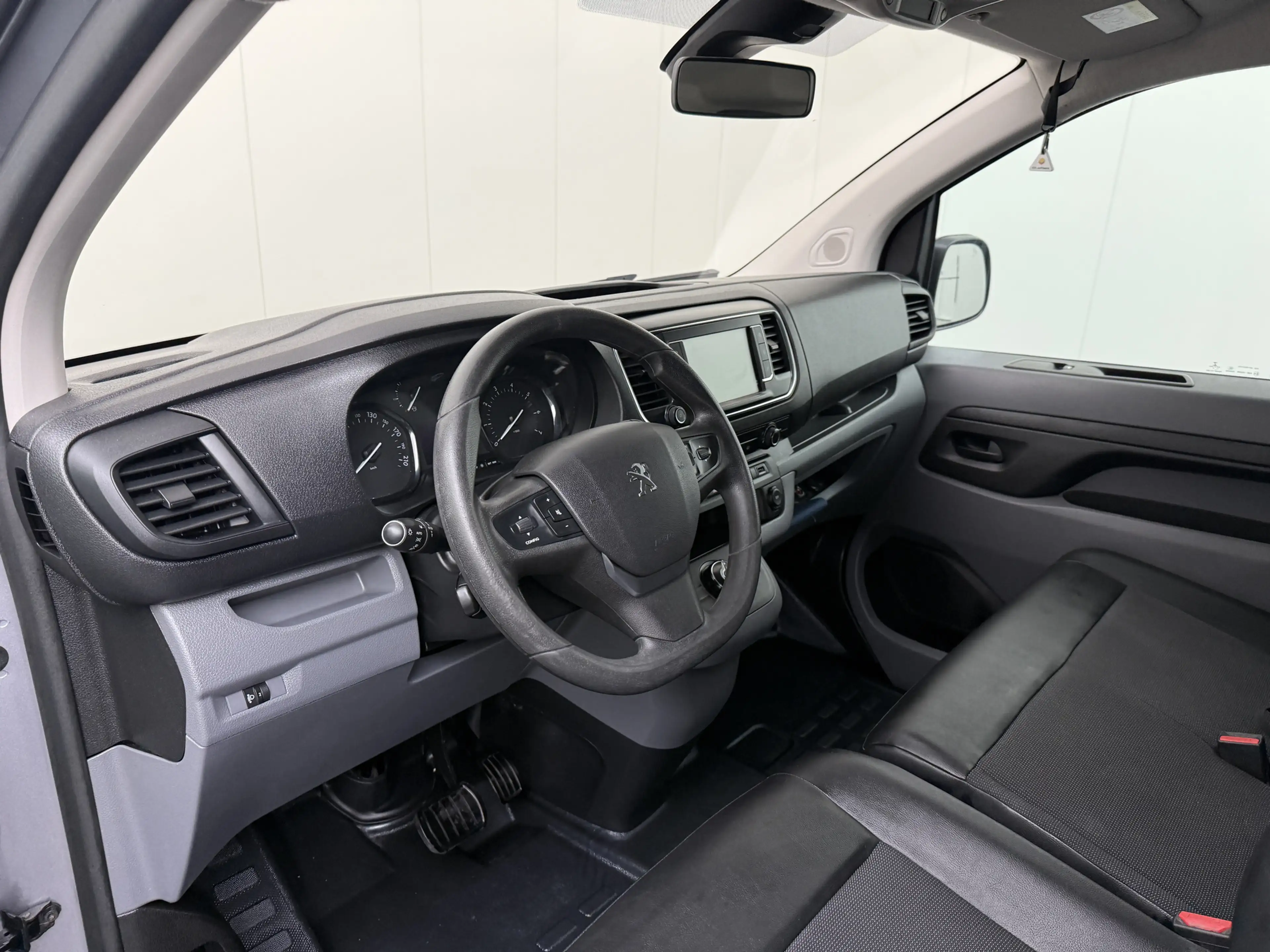 Peugeot Expert 2.0BlueHDI 180PK Automaat XXL Asphalt | Multimedia — photo 3