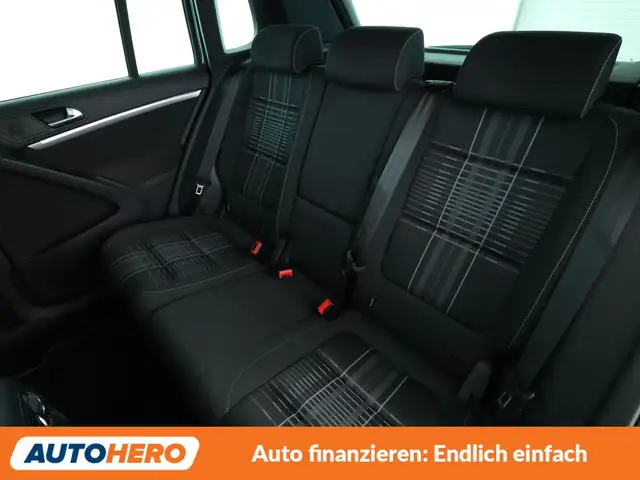 Volkswagen Tiguan view 14