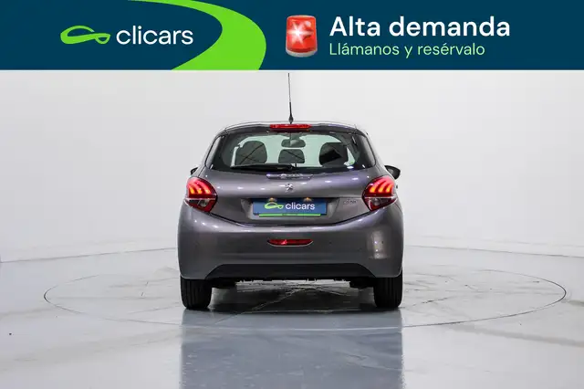Peugeot 208 view 4
