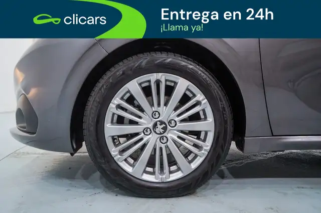 Peugeot 208 view 11