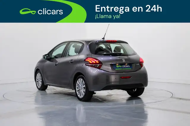 Peugeot 208 view 9