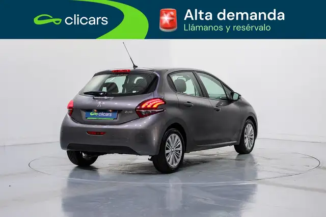 Peugeot 208 view 5