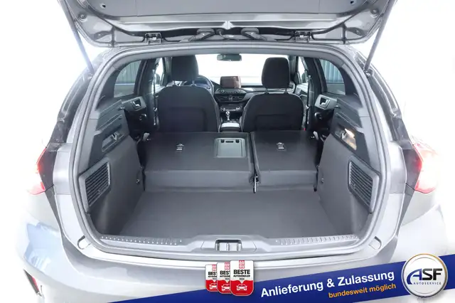 Ford Focus view 13