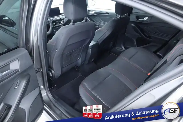 Ford Focus view 15