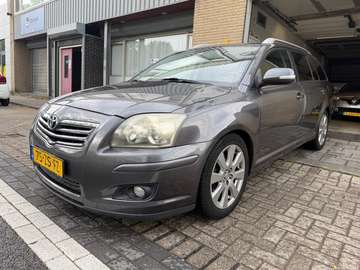 2.4 VVTi Luna Business LEER NAVI CLIMA PDC TREKHAA