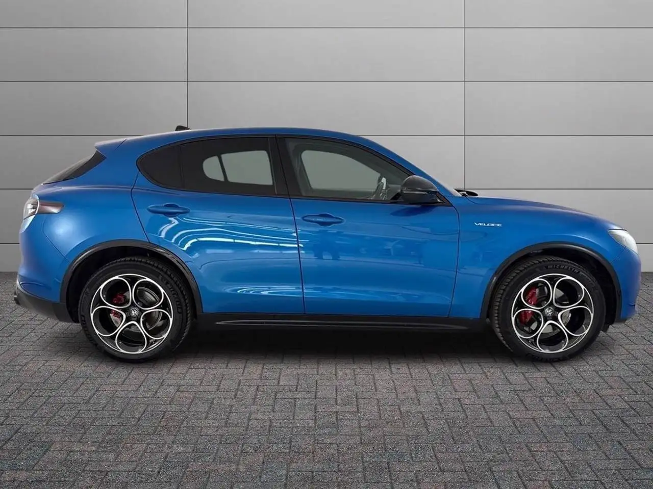 Alfa Romeo Stelvio 2025