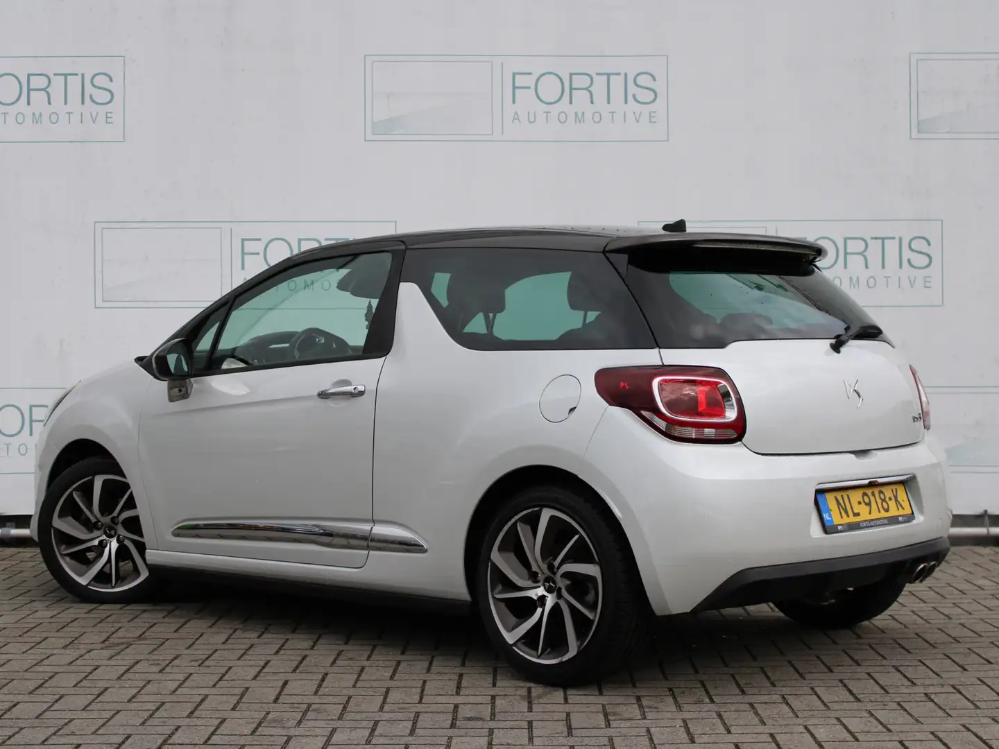 DS Automobiles DS 3 1.2 PureTech Sport Chic LEDER | NAVI | CAMERA Білий - 2