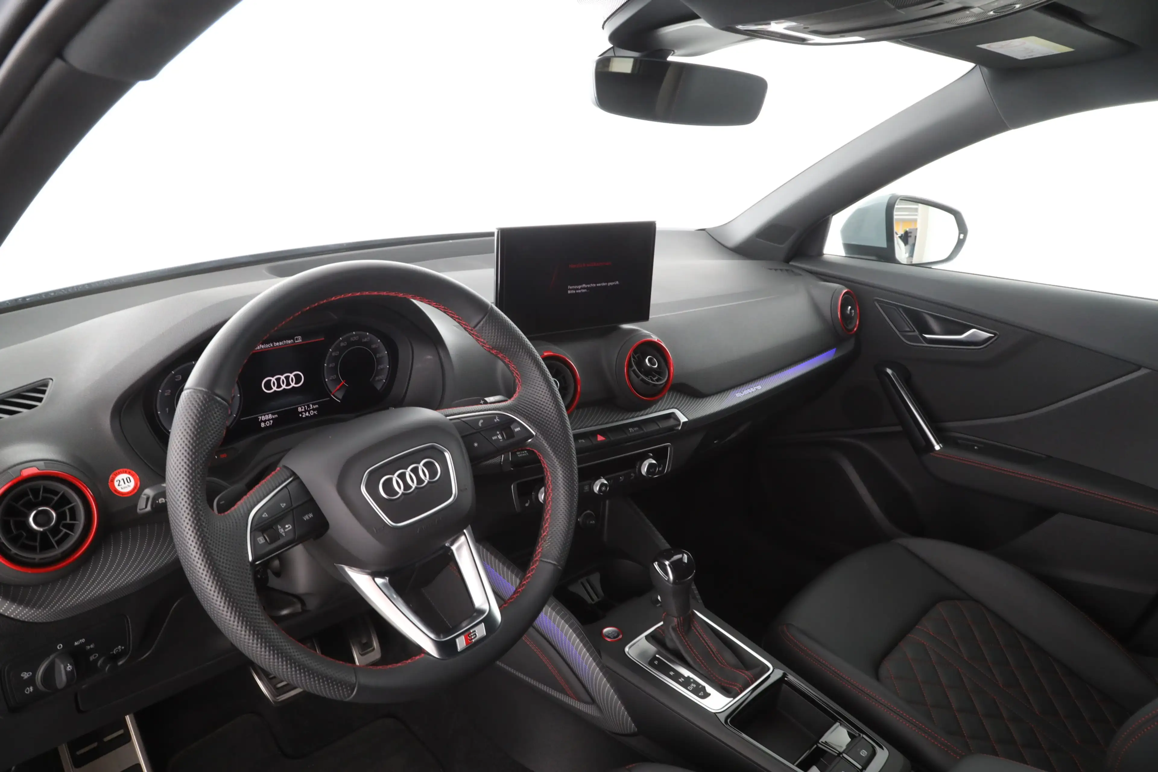 Audi SQ2 TFSI quattro S tronic MATRIX-LED | AHK — photo 11