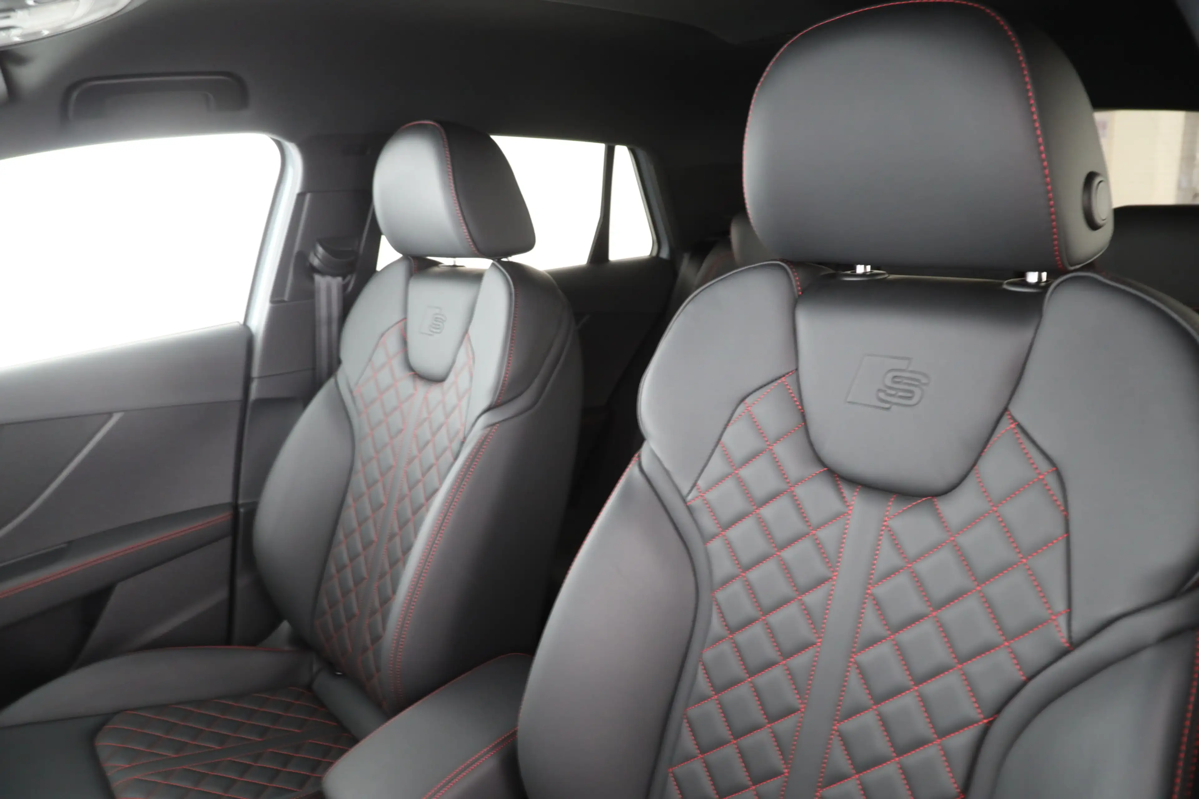 Audi SQ2 TFSI quattro S tronic MATRIX-LED | AHK — photo 12
