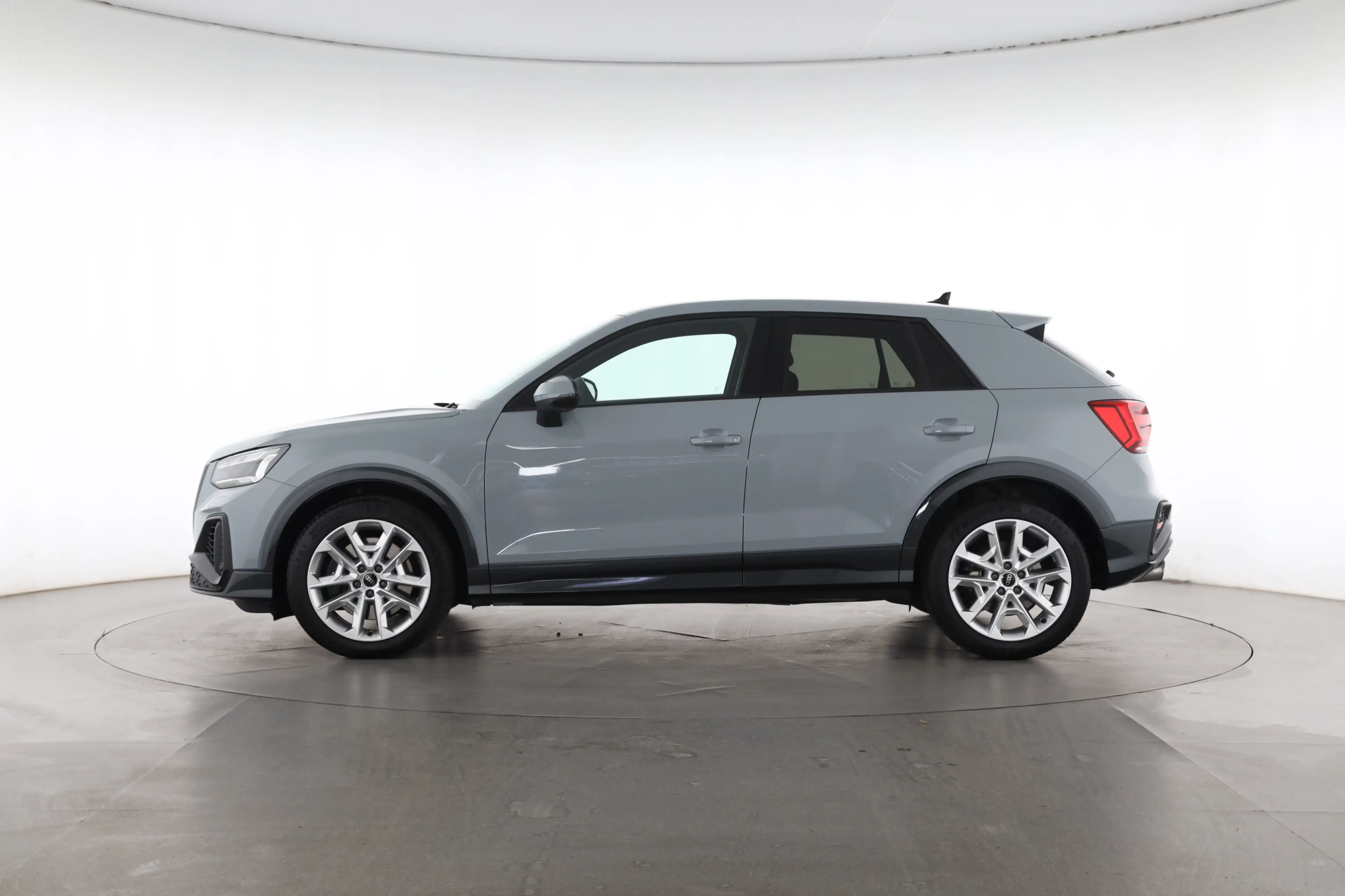 Audi SQ2 TFSI quattro S tronic MATRIX-LED | AHK — photo 3