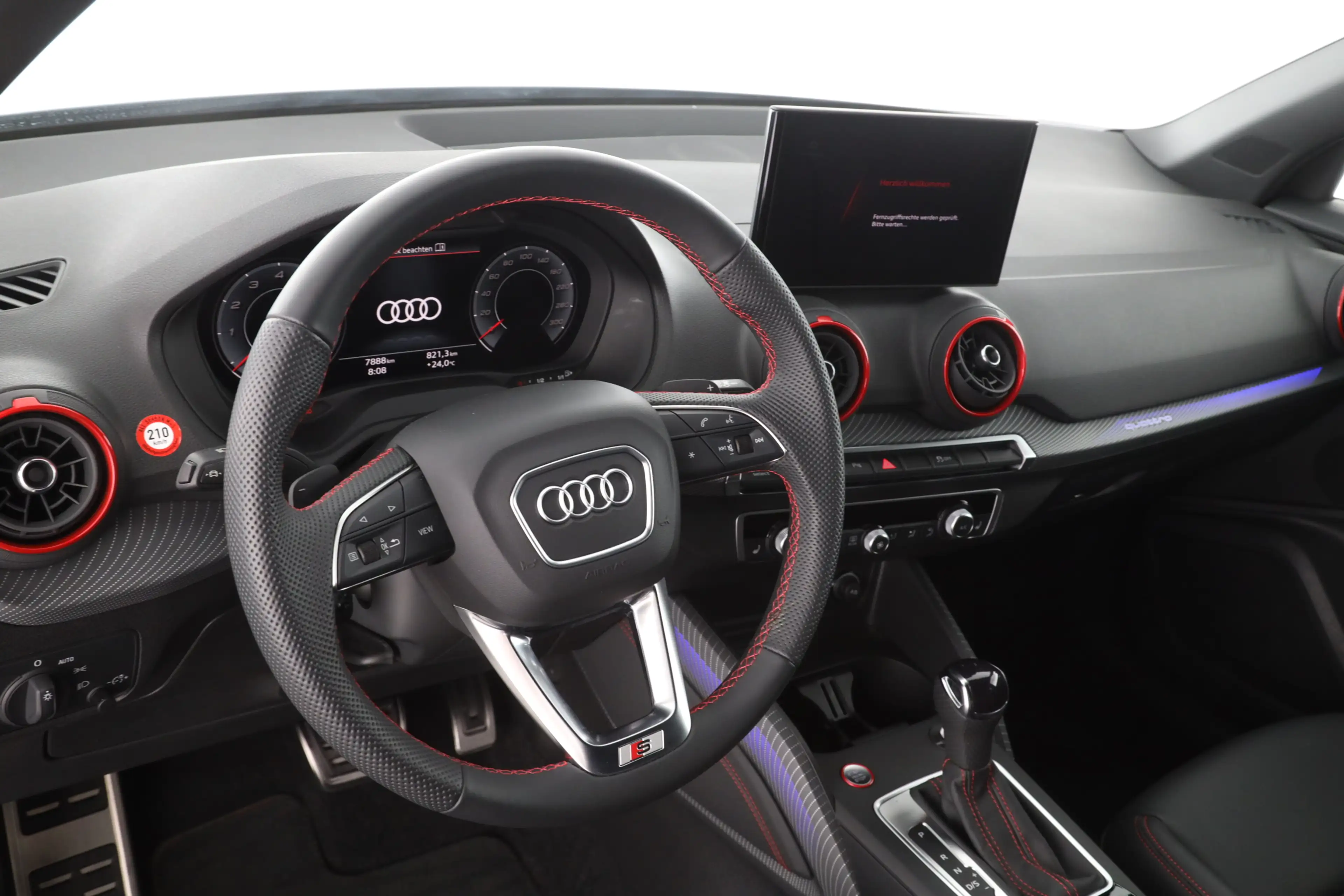 Audi SQ2 TFSI quattro S tronic MATRIX-LED | AHK — photo 14