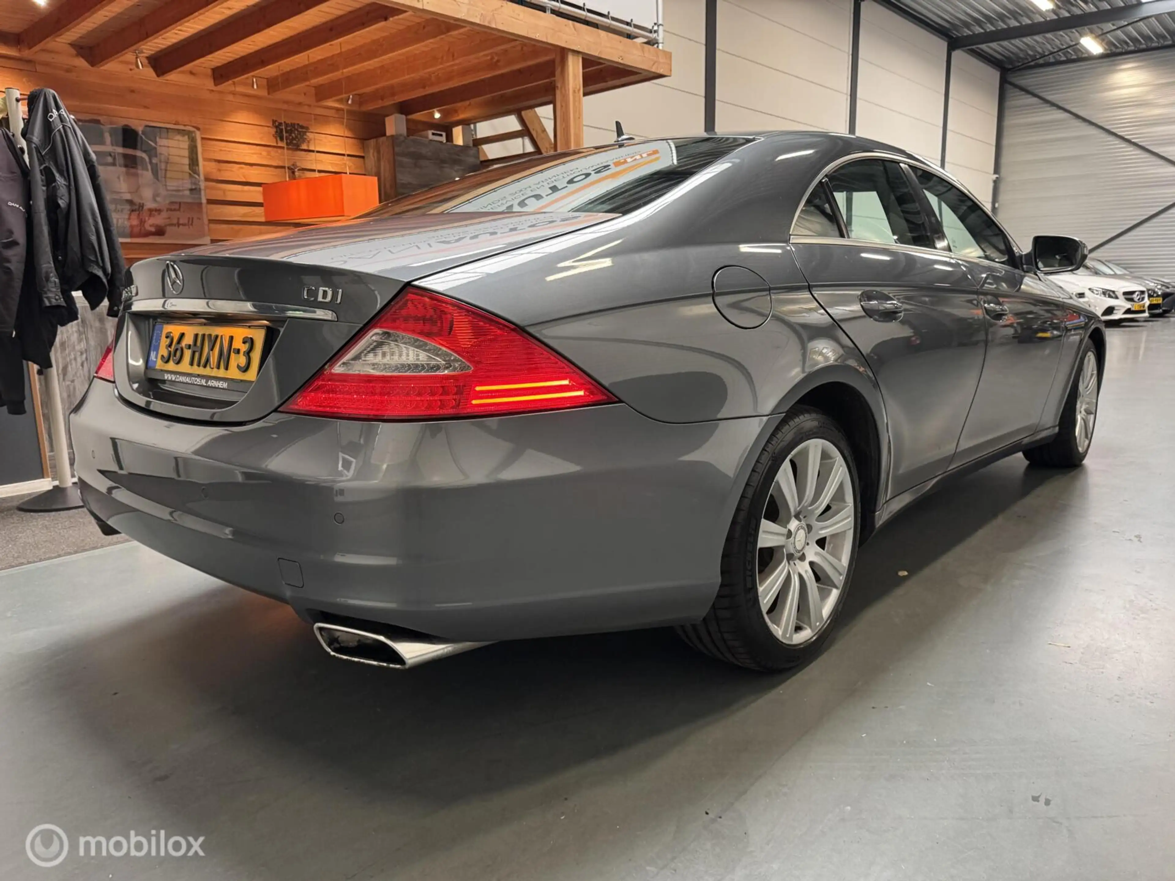 Mercedes-Benz CLS 320 CDI V6 Prestige Leer|Navi|NL-Auto — photo 19