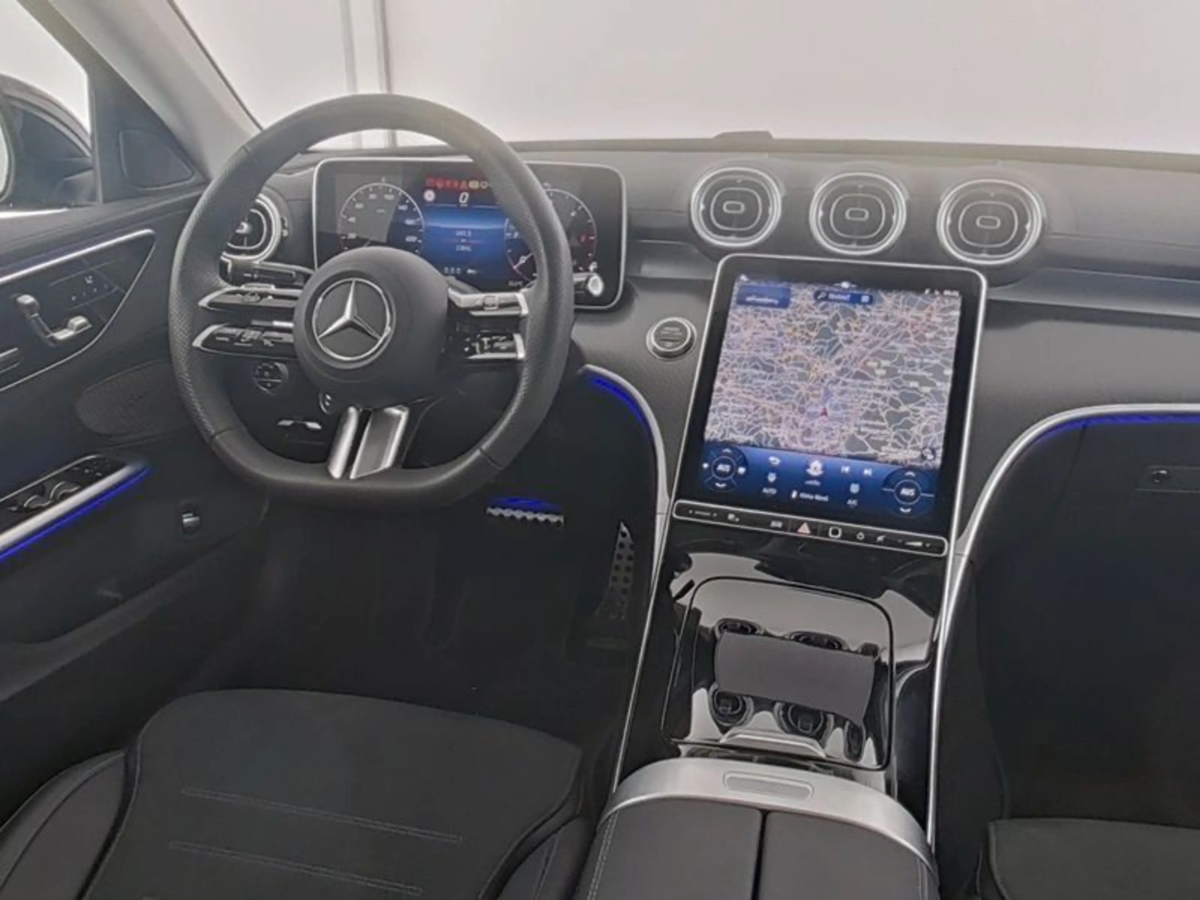 Mercedes-Benz C 200 d AMG Panorama Kamera Memory Totwinkel 18" — photo 5