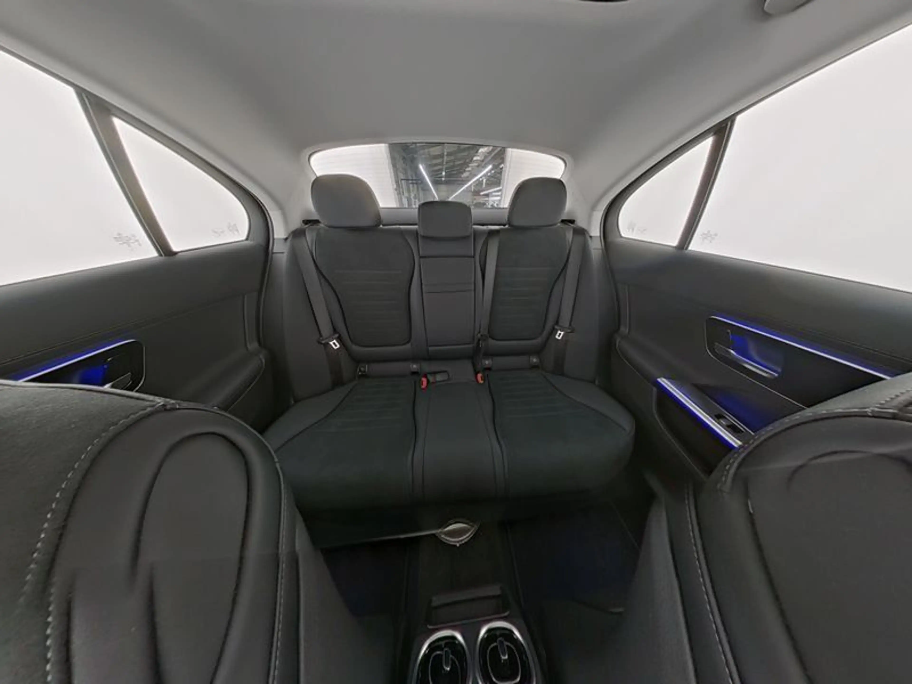 Mercedes-Benz C 200 d AMG Panorama Kamera Memory Totwinkel 18" — photo 8