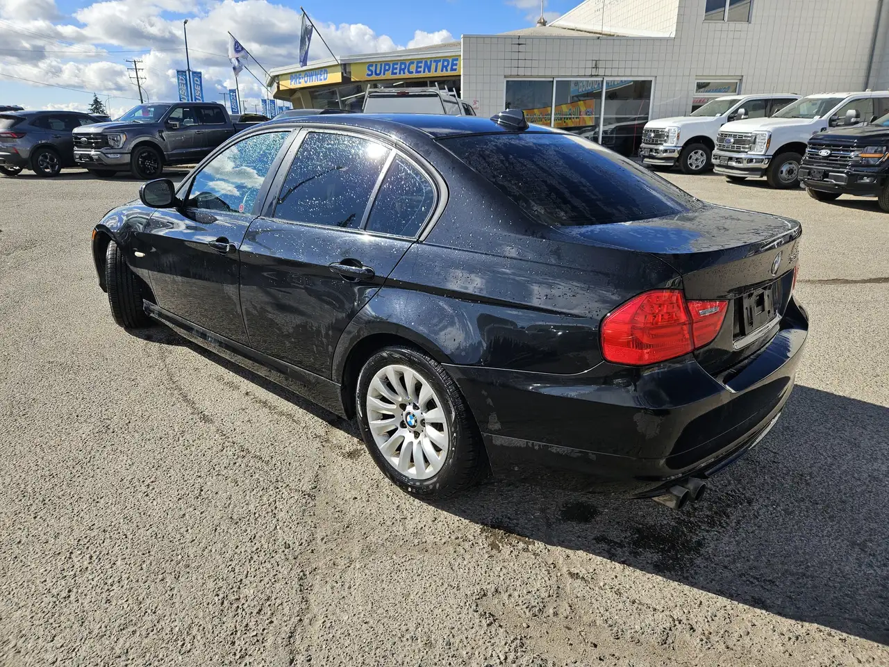 BMW 3 Series снимка BMW 3 Series