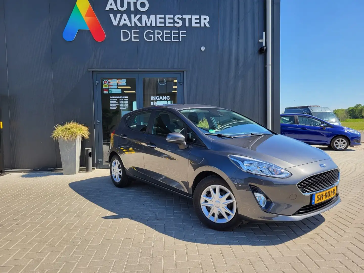 Ford Fiesta 1.1 70 pk Trend Cruise-control, Navigatie Apple Ca Grijs - 2