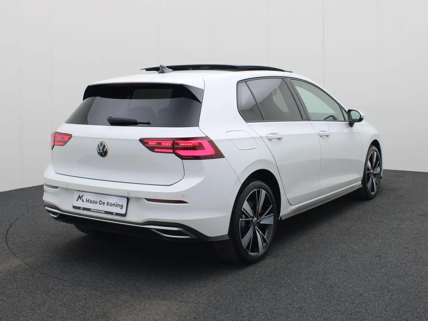 Volkswagen Golf GTE 1.4eHybrid 180kW/245PK DSG · Panoramadak · Navi · Wit - 2