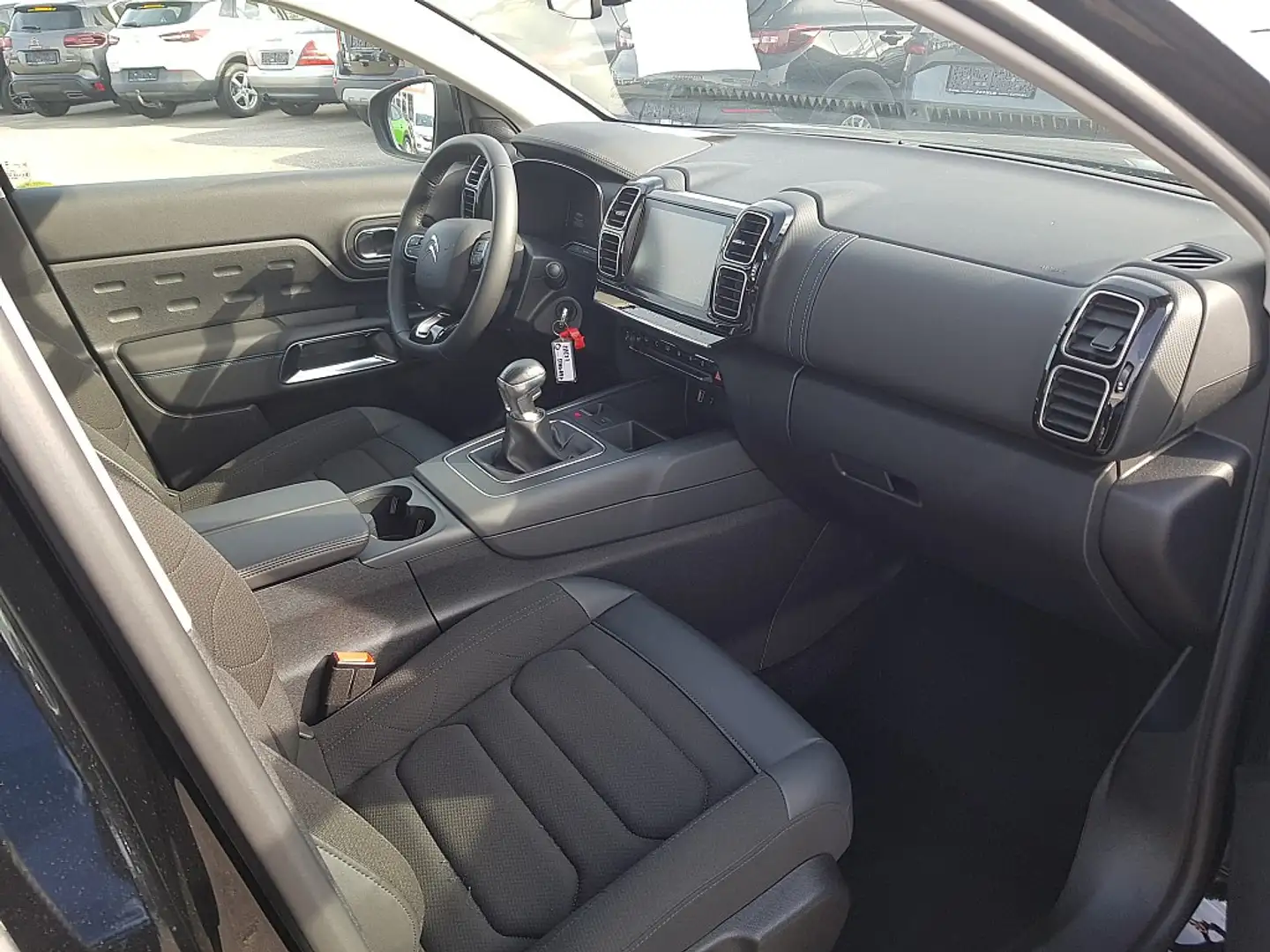 Citroen C5 Aircross PureTech 130 PS 6-Gang-Manuell Feel FG 28277 Чорний - 2