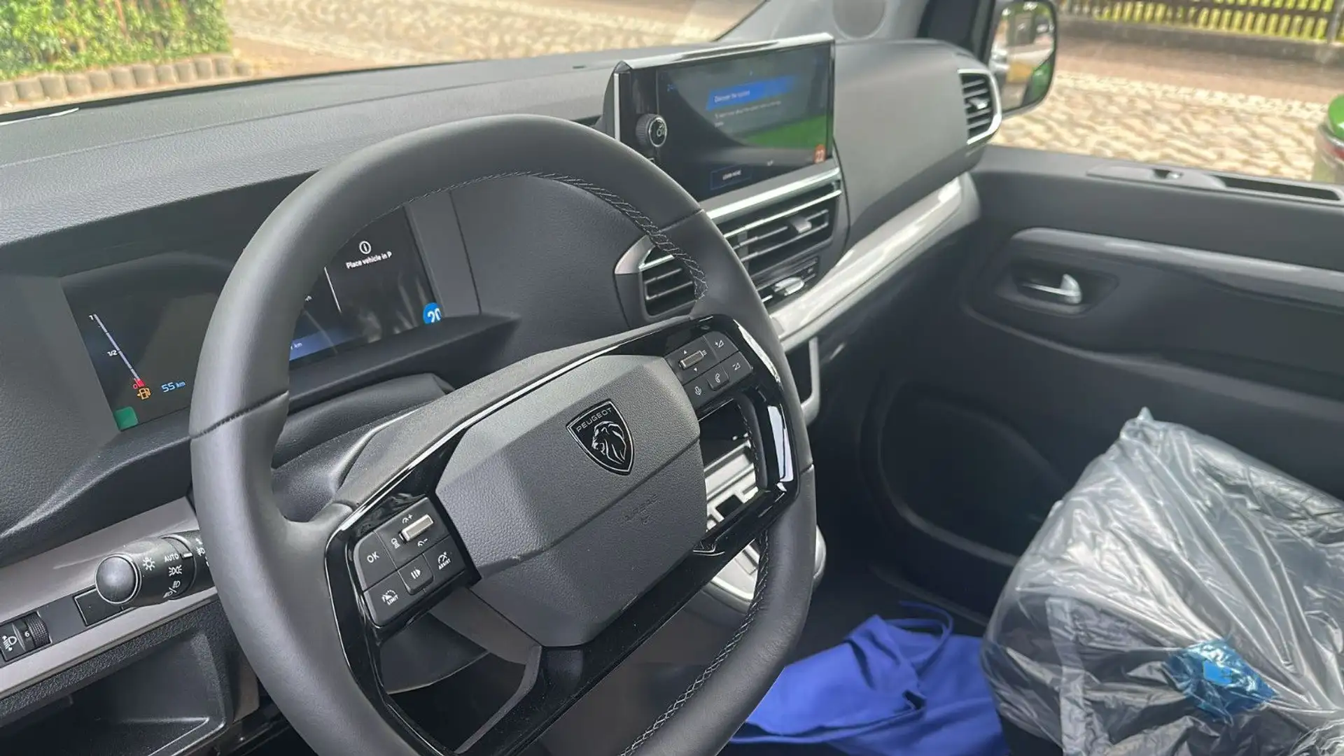 Peugeot Traveller BlueHDi 180 EAT8 Allure L2 Negru - 2