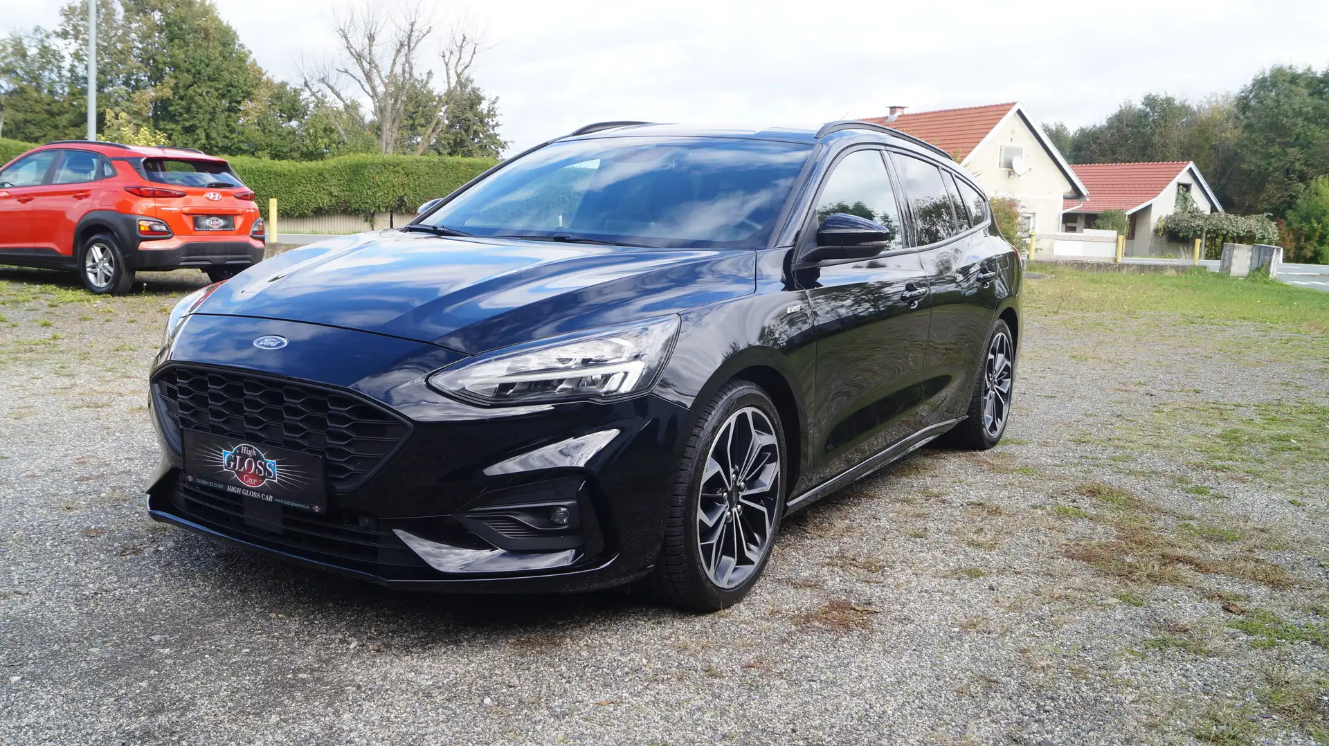 Ford Focus Traveller 1.0 EcoBoost,ST-Line Business,UNFALLFREI Schwarz - 1